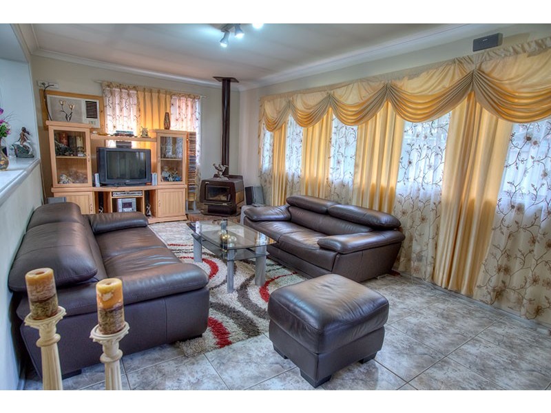 6 Adrian Place, Greystanes NSW 2145