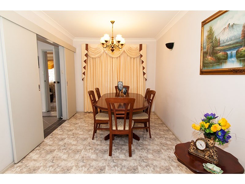 6 Adrian Place, Greystanes NSW 2145