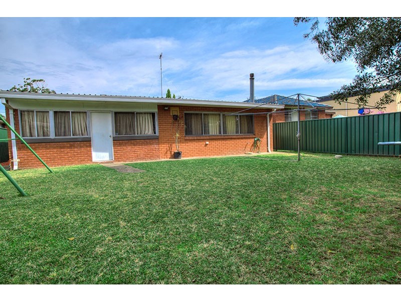 6 Adrian Place, Greystanes NSW 2145