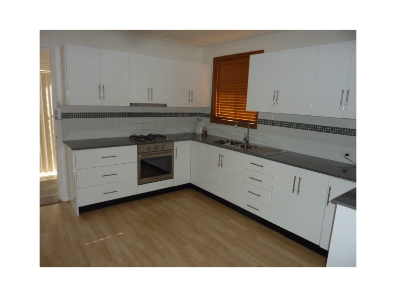 8 Munro Street, Greystanes NSW 2145