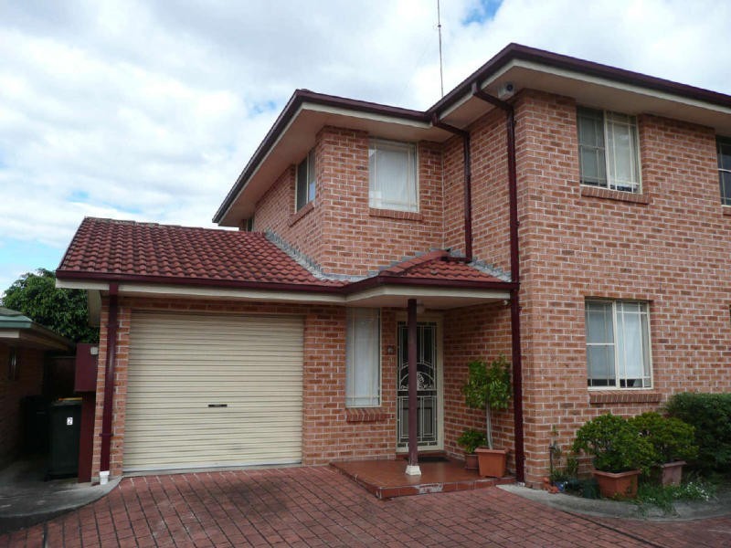2/75 Gilba Road, Girraween NSW 2145