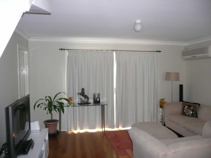 2/75 Gilba Road, Girraween NSW 2145