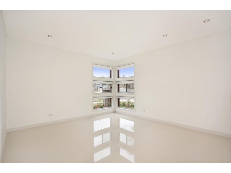 196 Driftway Drive, Pemulwuy NSW 2145