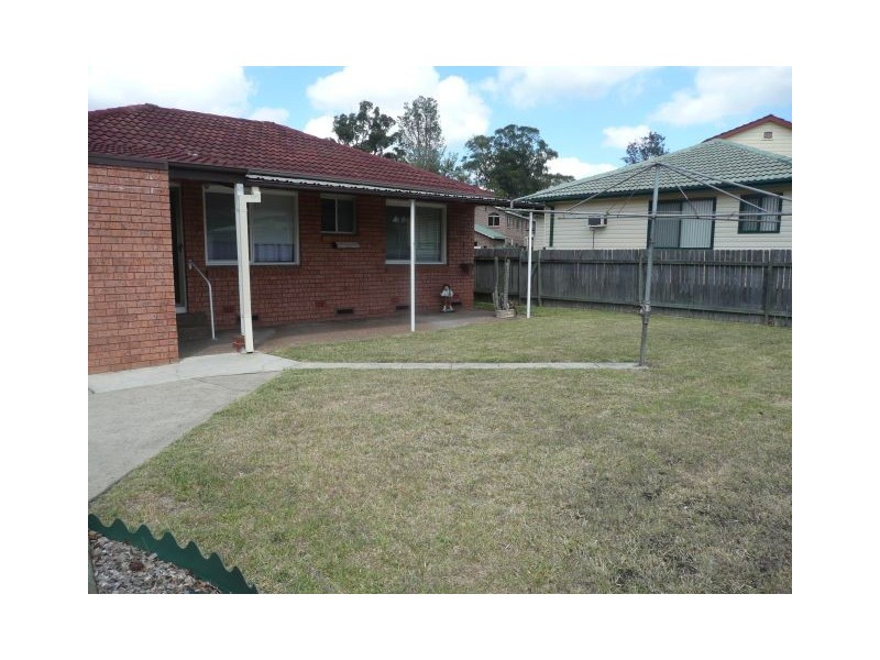 9 Wesley Pl, Greystanes NSW 2145