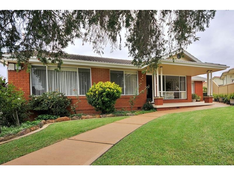 12 Oak Street, Greystanes NSW 2145