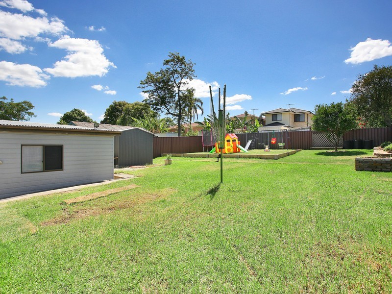 43 Arnett Street, Pendle Hill NSW 2145