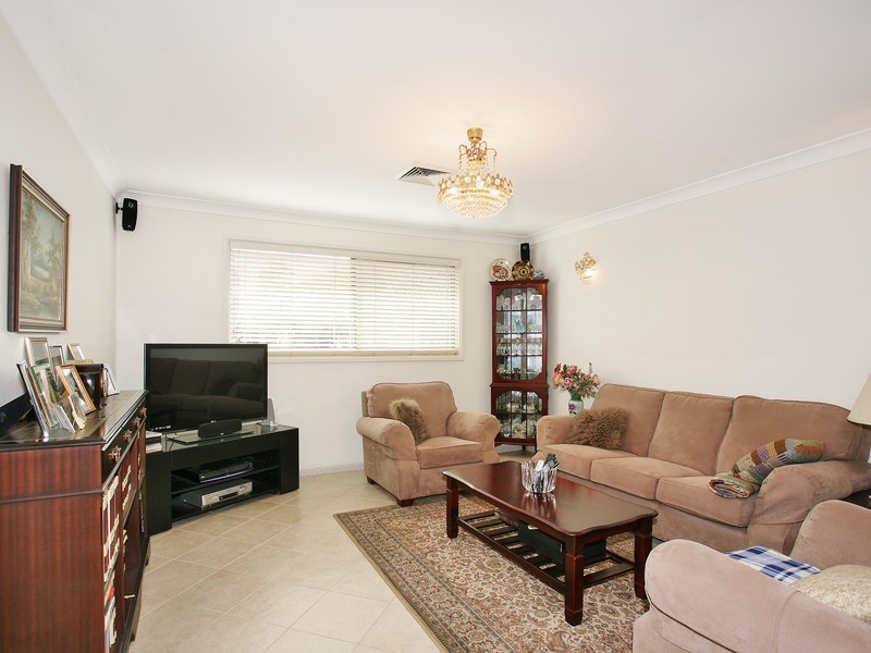 82 Beechwood Avenue, Greystanes NSW 2145