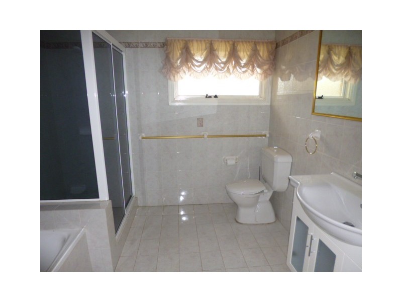 25 Chapman Avenue, Castle Hill NSW 2154