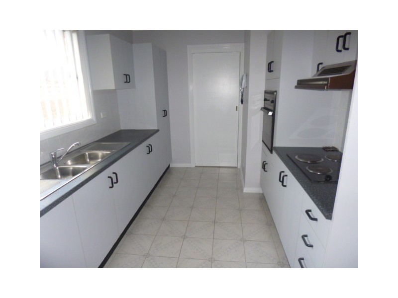 1/37 Burrabogee Street, Pendle Hill NSW 2145