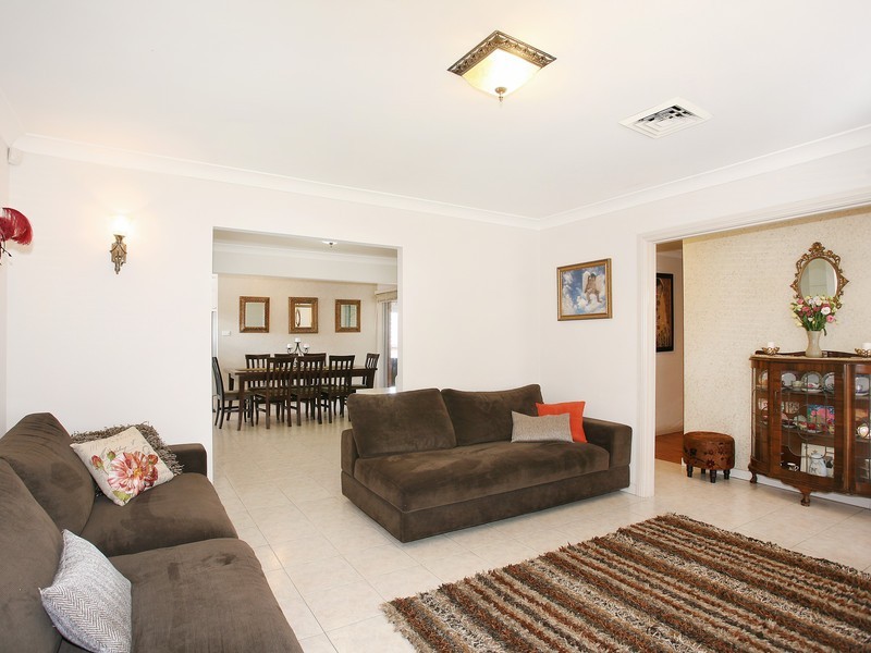 9 Hilton Street, Greystanes NSW 2145