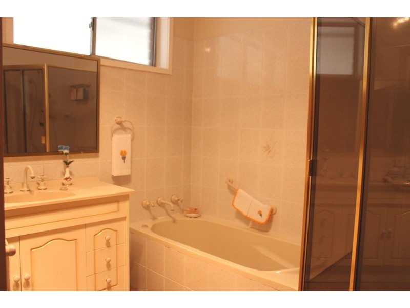 9a Bayfield Rd, Greystanes NSW 2145