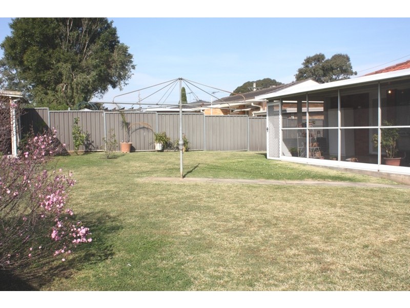 9a Bayfield Rd, Greystanes NSW 2145