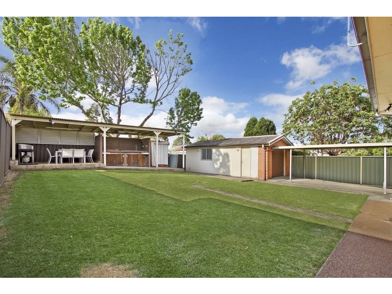 10 Crystal St, Greystanes NSW 2145