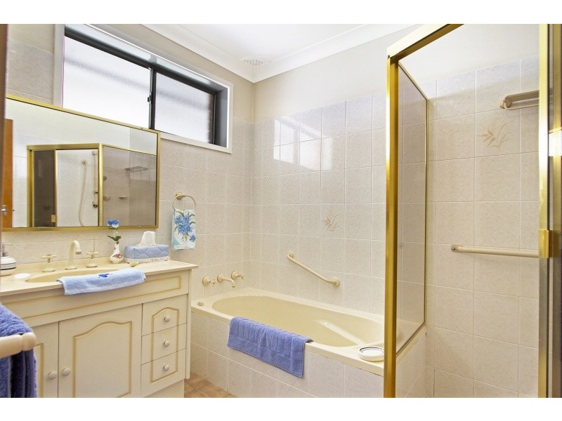 9a Bayfield Rd, Greystanes NSW 2145