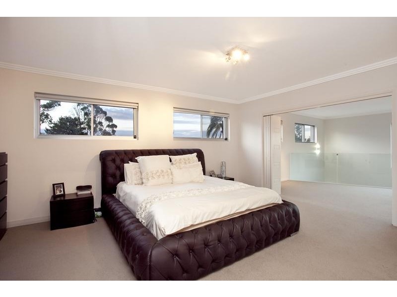 1 Pan Crescent, Greystanes NSW 2145