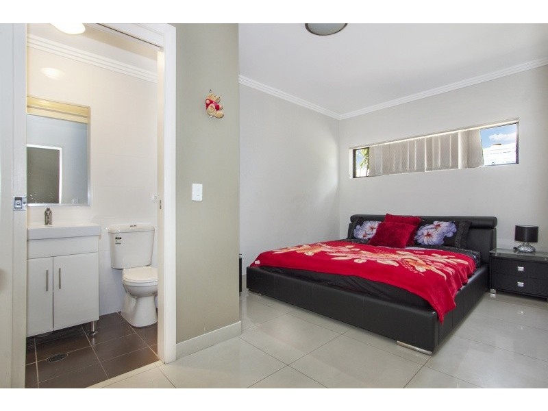 2/534A Merrylands Road, Merrylands NSW 2160