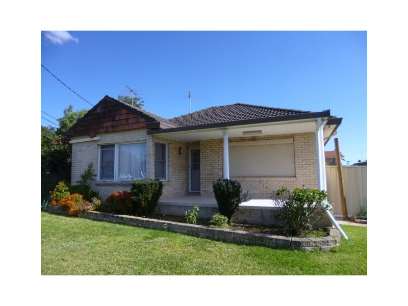 8 Slender Avenue, Smithfield NSW 2164