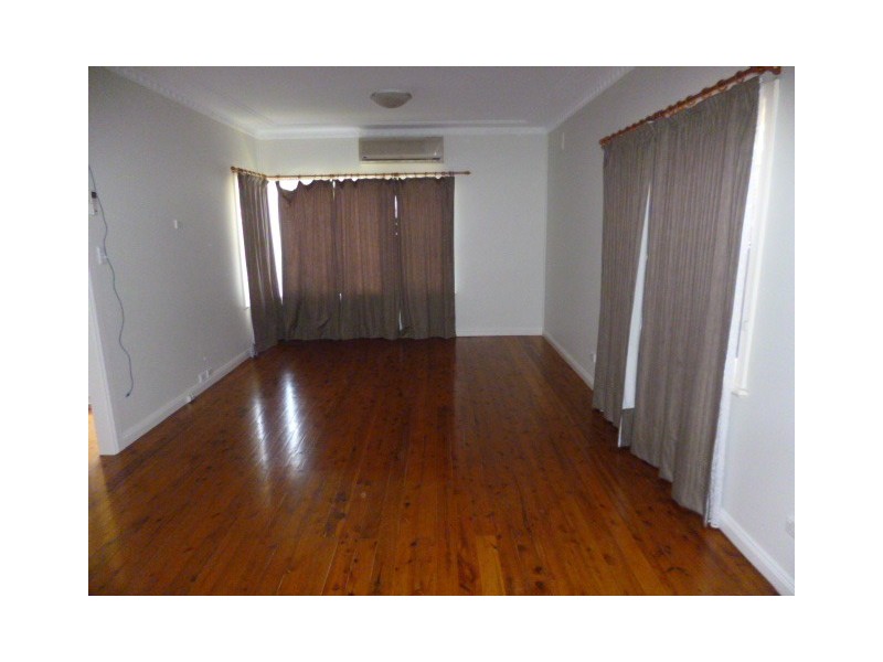 8 Slender Avenue, Smithfield NSW 2164