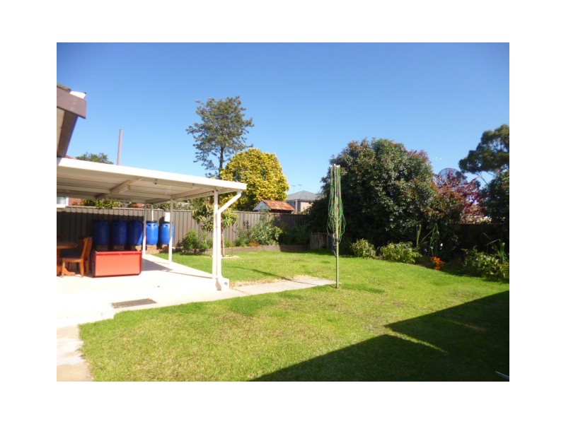 8 Slender Avenue, Smithfield NSW 2164