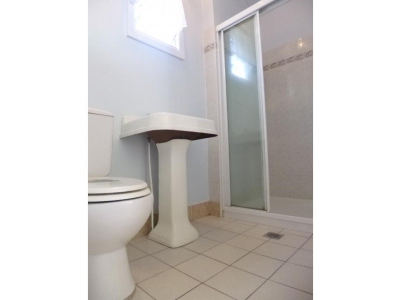 2/110 Cumberland Road, Greystanes NSW 2145