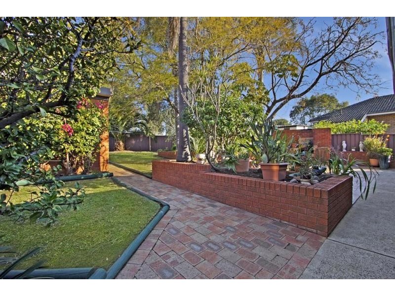 10 Maxine Road, Greystanes NSW 2145