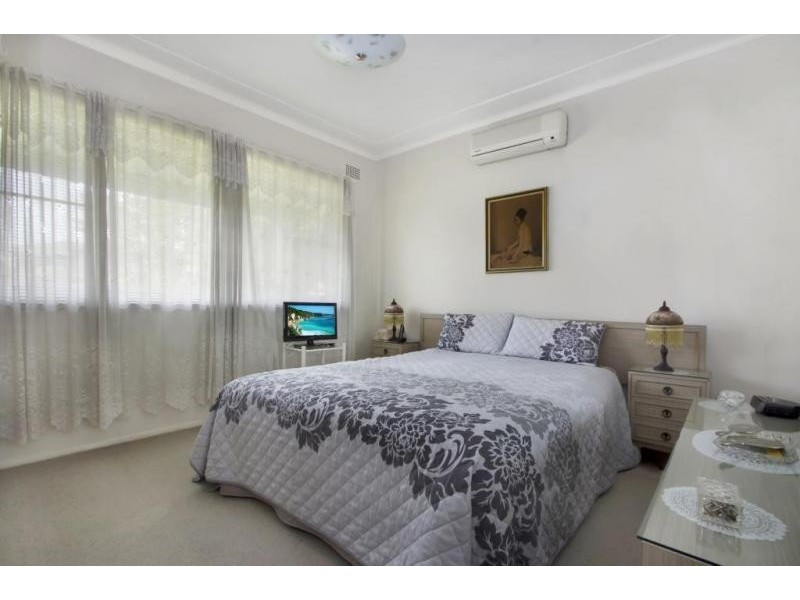 11 Damien Avenue, Greystanes NSW 2145