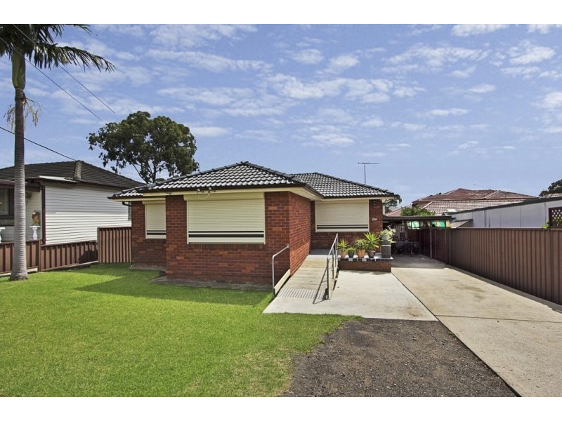 1 Mandoon Road, Girraween NSW 2145