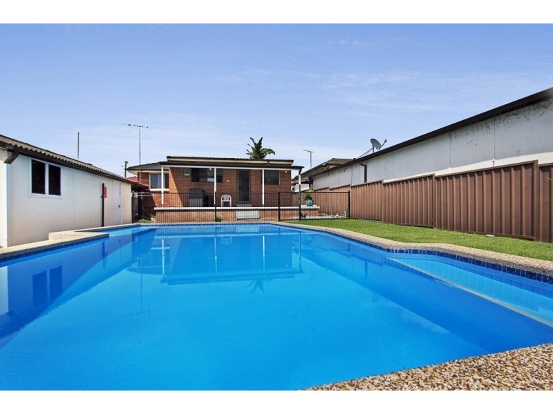 1 Mandoon Road, Girraween NSW 2145