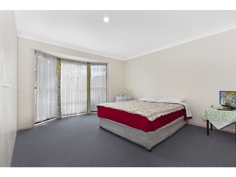 34 Cameron Crt, Merrylands West NSW 2160