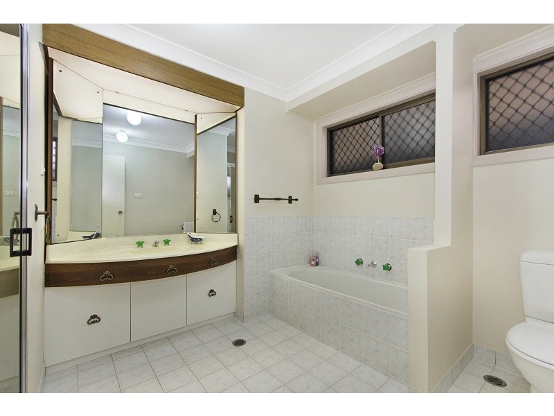 34 Cameron Crt, Merrylands West NSW 2160