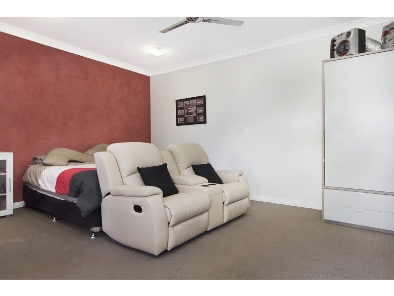 232 Banks Drive, St Clair NSW 2759