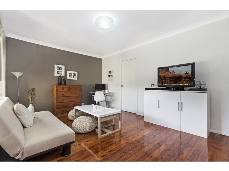 8 Simpson Street, Greystanes NSW 2145