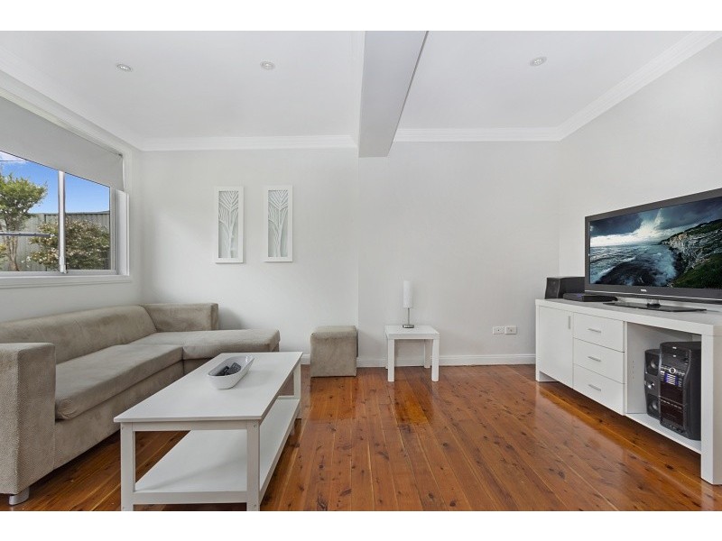 8 Simpson Street, Greystanes NSW 2145