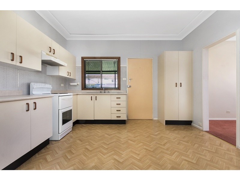 14 Warrumbungle St, Fairfield West NSW 2165