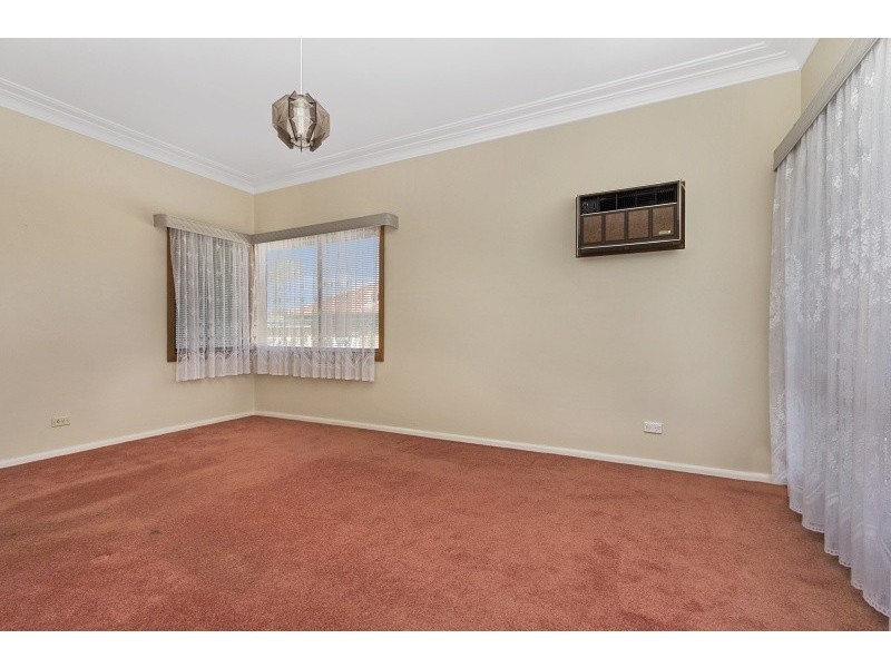 14 Warrumbungle St, Fairfield West NSW 2165