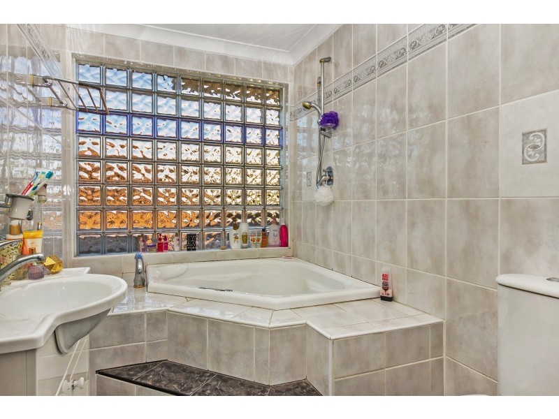 11 Acacia Pl, Greystanes NSW 2145