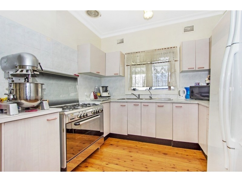 44 Monash Road, Blacktown NSW 2148