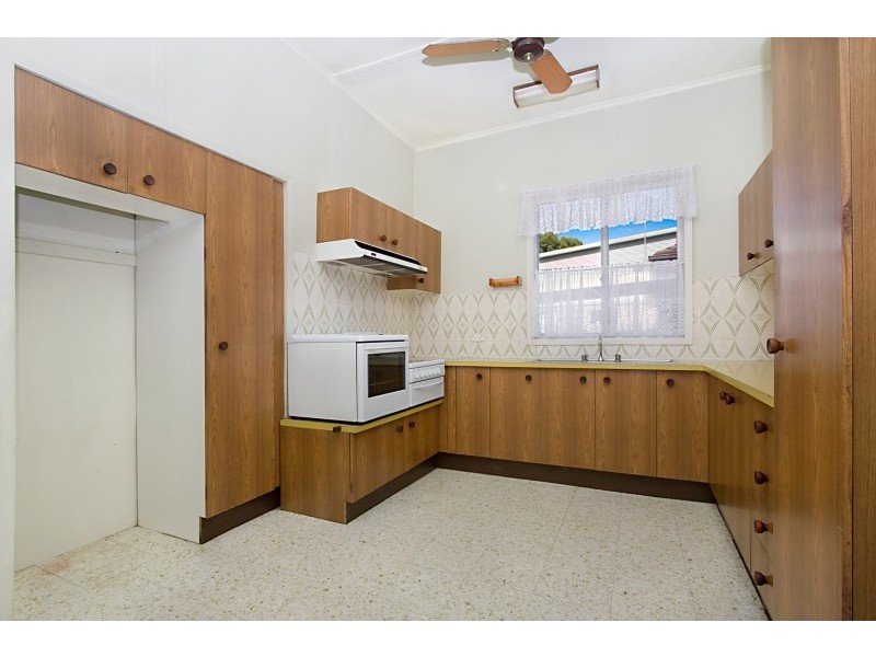 13 Oramzi Rd, Girraween NSW 2145