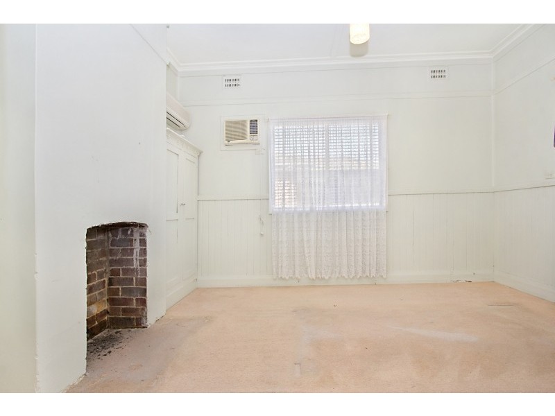 13 Oramzi Rd, Girraween NSW 2145