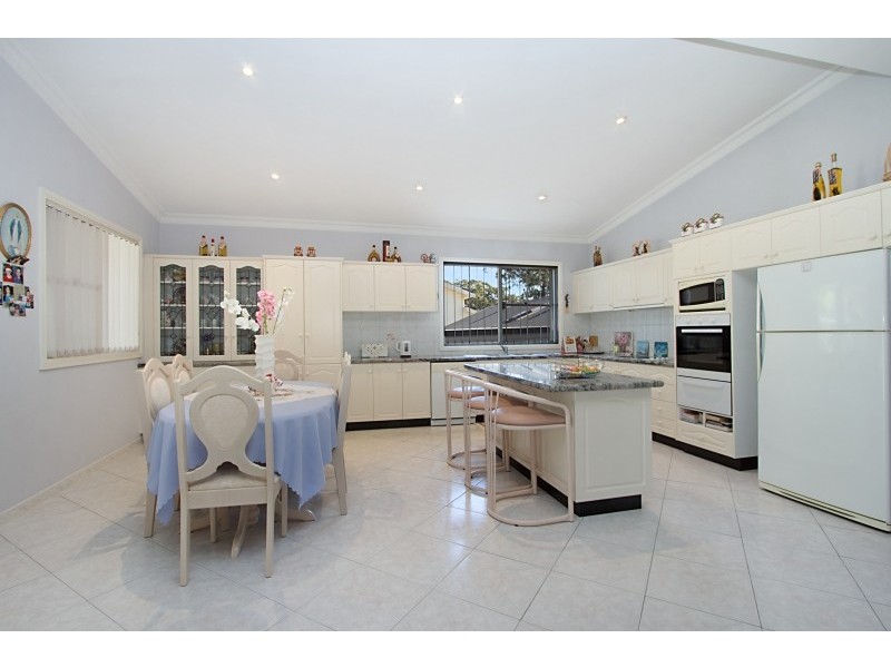 18 Whalans Rd, Greystanes NSW 2145