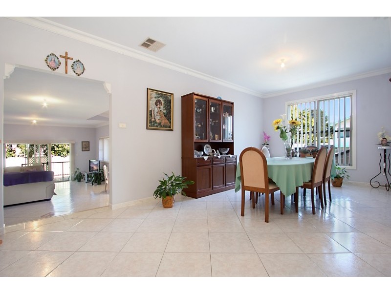 18 Whalans Rd, Greystanes NSW 2145