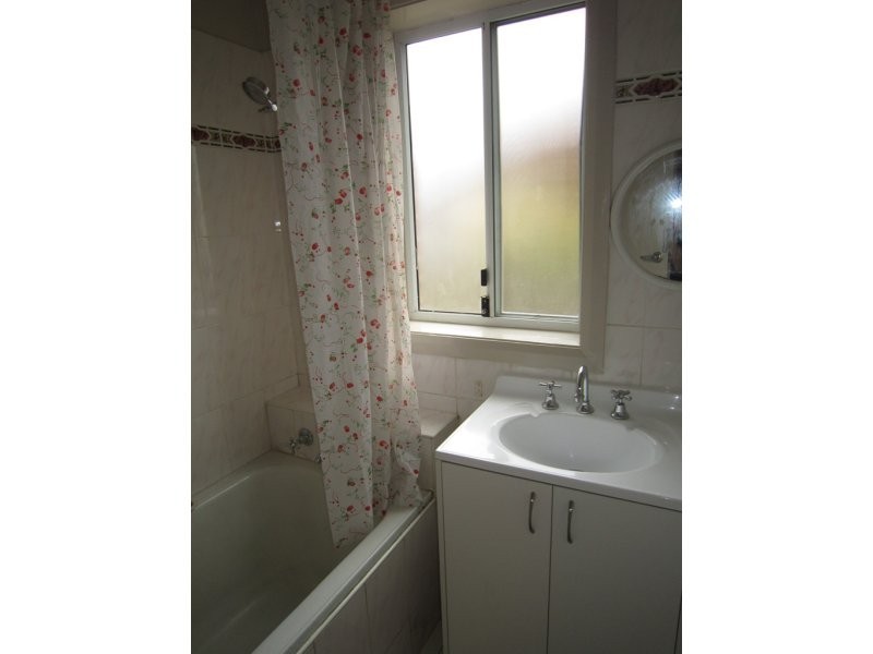 28 Toohey Avenue, Westmead NSW 2145