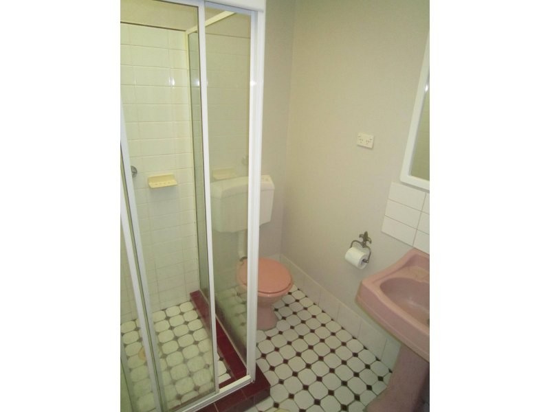 2/2 Napier Street, Mays Hill NSW 2145