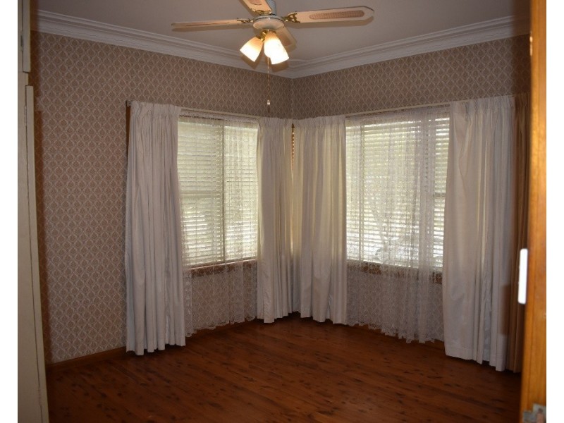 10 Greenleaf Street, Constitution Hill NSW 2145