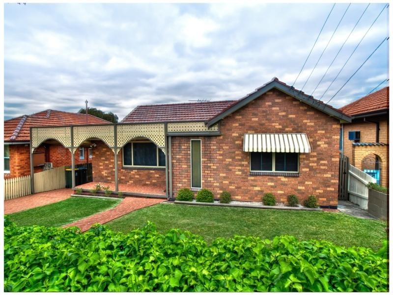 34 Arnett St, Pendle Hill NSW 2145