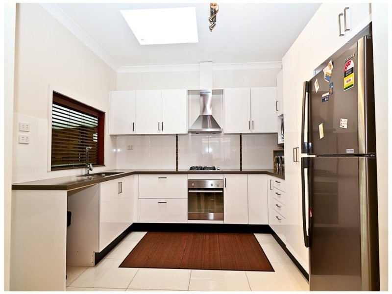 34 Arnett St, Pendle Hill NSW 2145