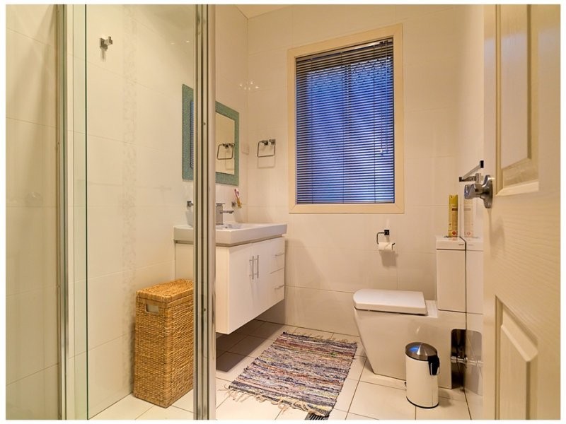 34 Arnett St, Pendle Hill NSW 2145