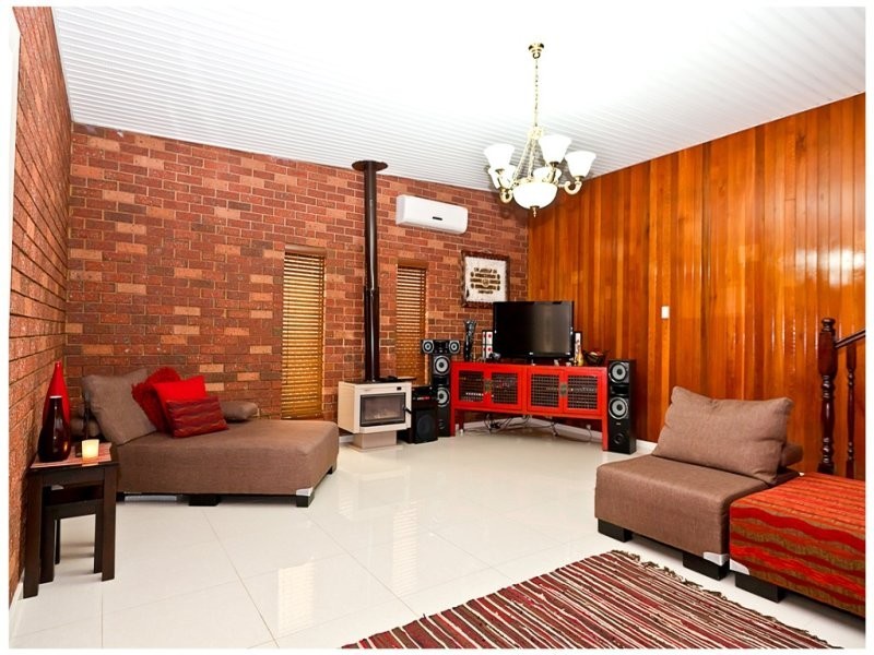 34 Arnett St, Pendle Hill NSW 2145