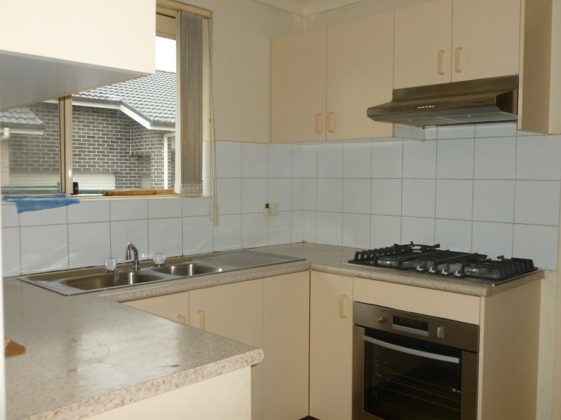 8/177-179 Targo Rd, Girraween NSW 2145