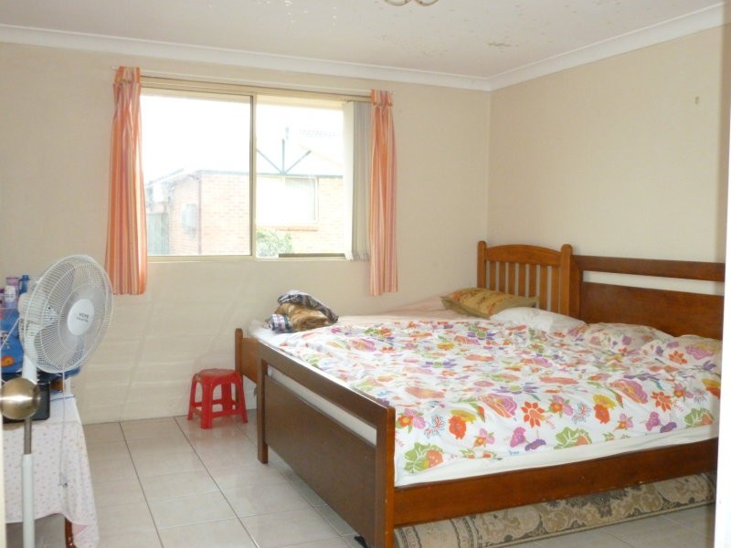 8/177-179 Targo Rd, Girraween NSW 2145